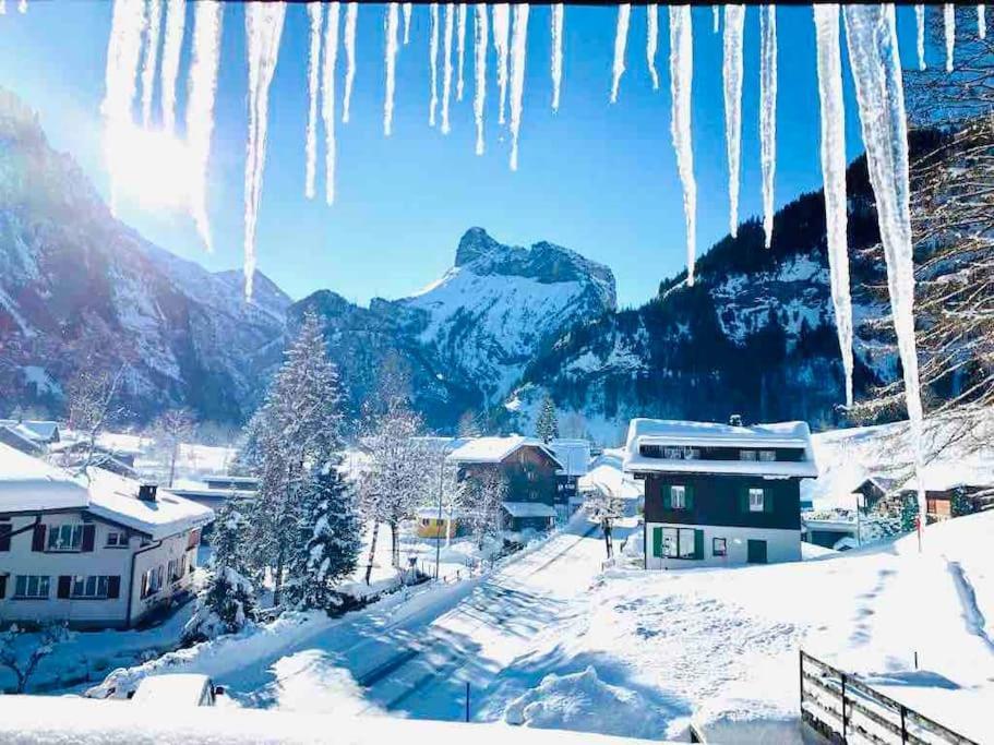 Cozy Apartment In Vintage House In Kandersteg Luaran gambar